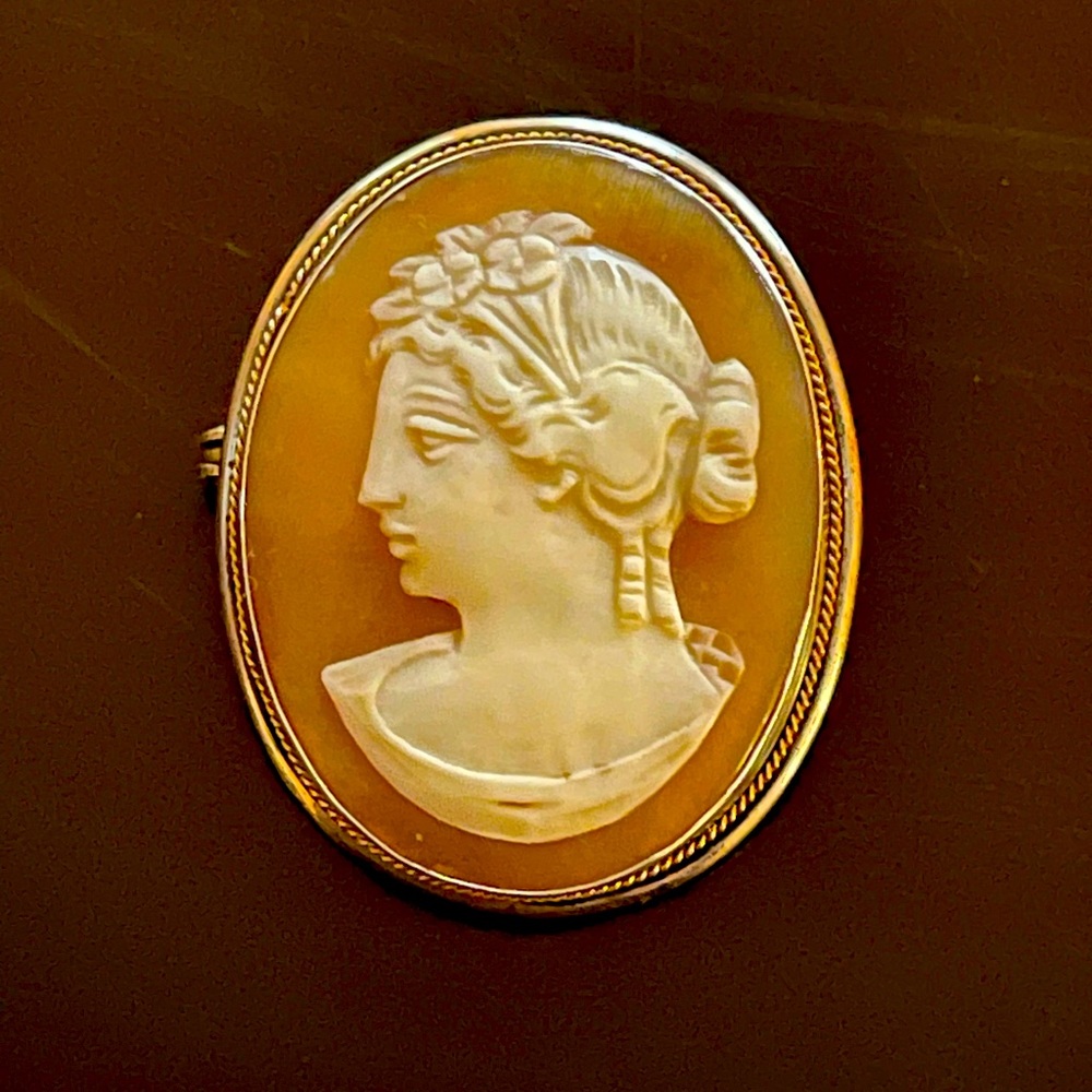 Hand carved Italian Cameo